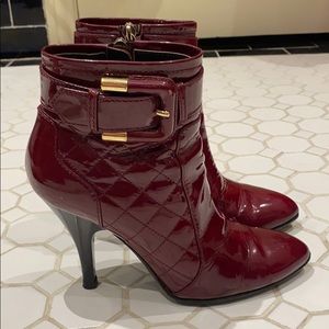 Burberry patent leather ankle boots 36